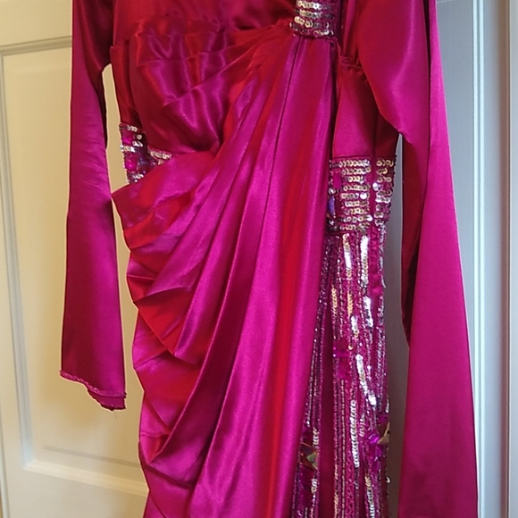 Roman style dress - Picture 6 of 9